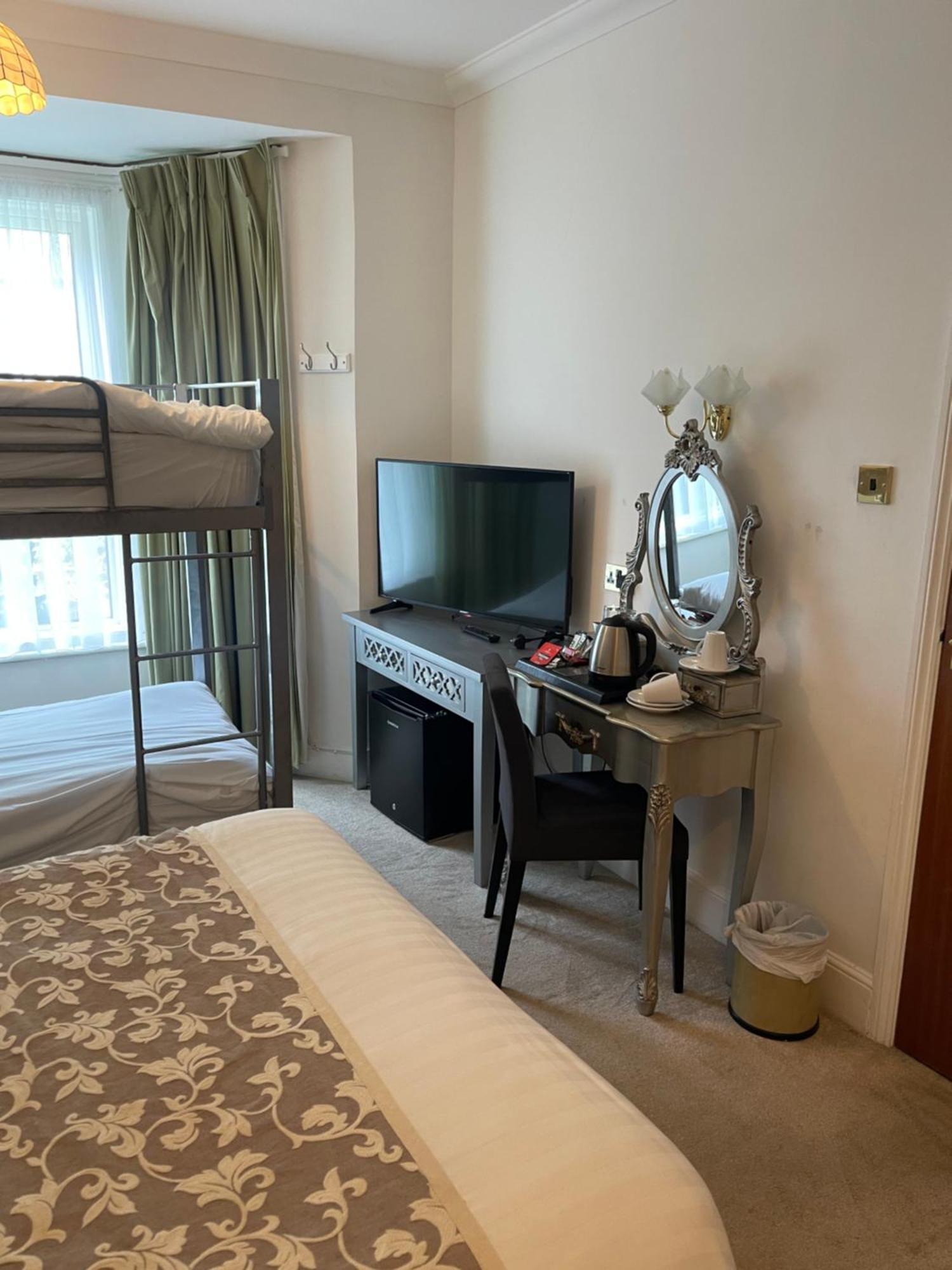 Keats Green Hotel Shanklin Esterno foto